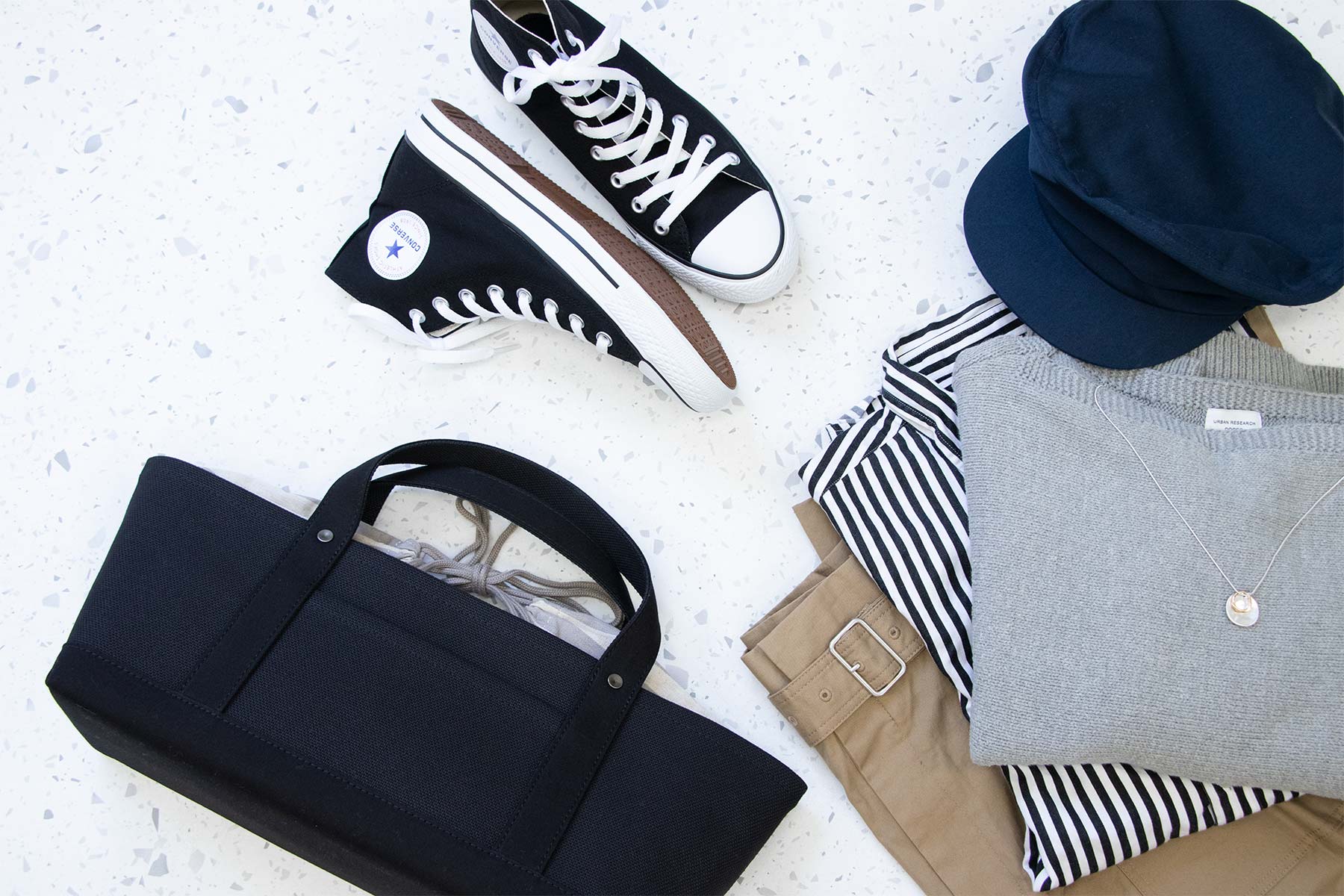 大人のスニーカーコーデを“すっきり綺麗”に見せる、4つのポイント。 - Root (ルート)バッグ・鞄通販サイト-ずっと好きなもの、飾らないデザイン -