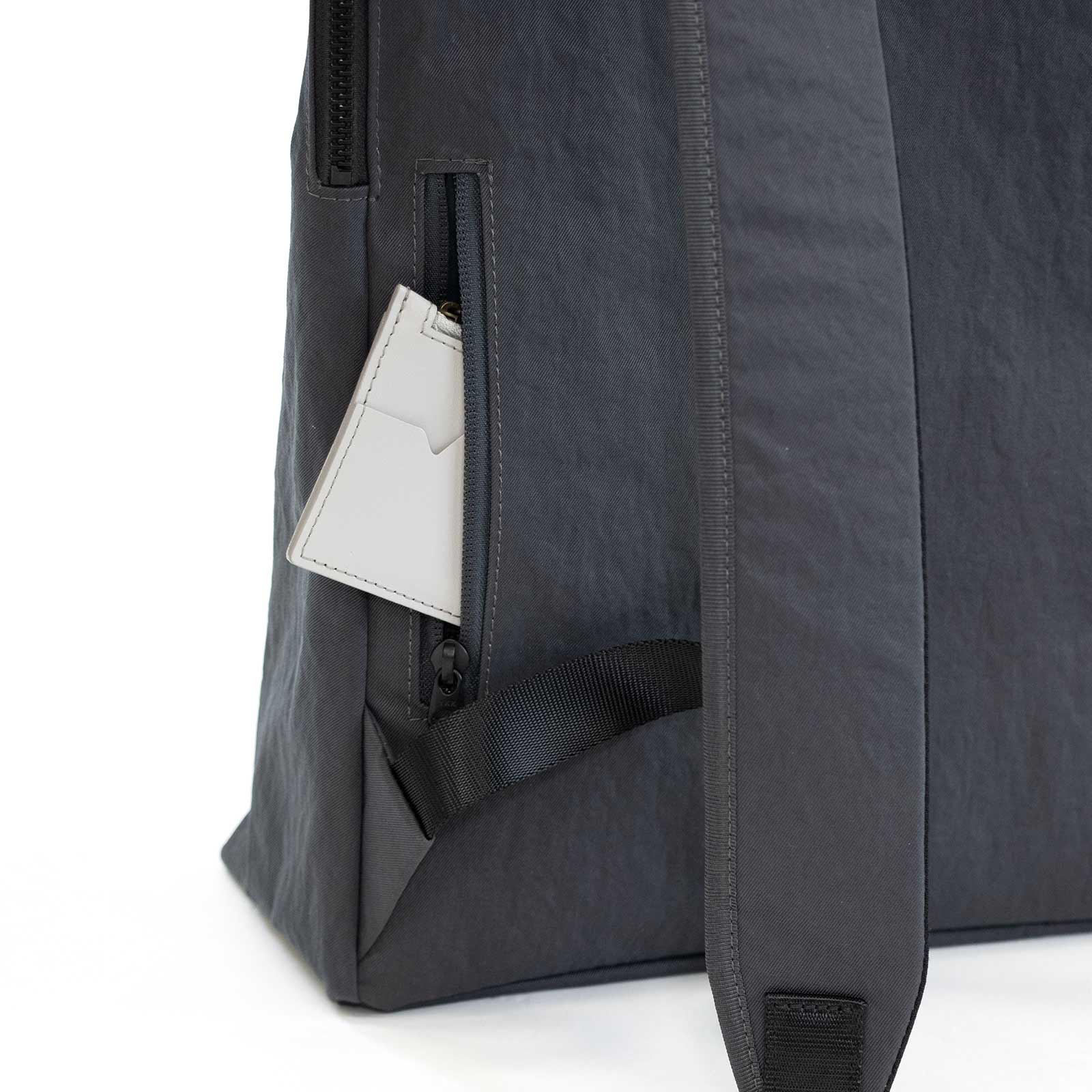 和ックパックhabit「KONBU®️(コンブ)」ツイル|KONBUバッグ(コンブバッグ) - Root (ルート)バッグ・鞄通販サイト - ずっと好きなもの、飾らないデザイン -