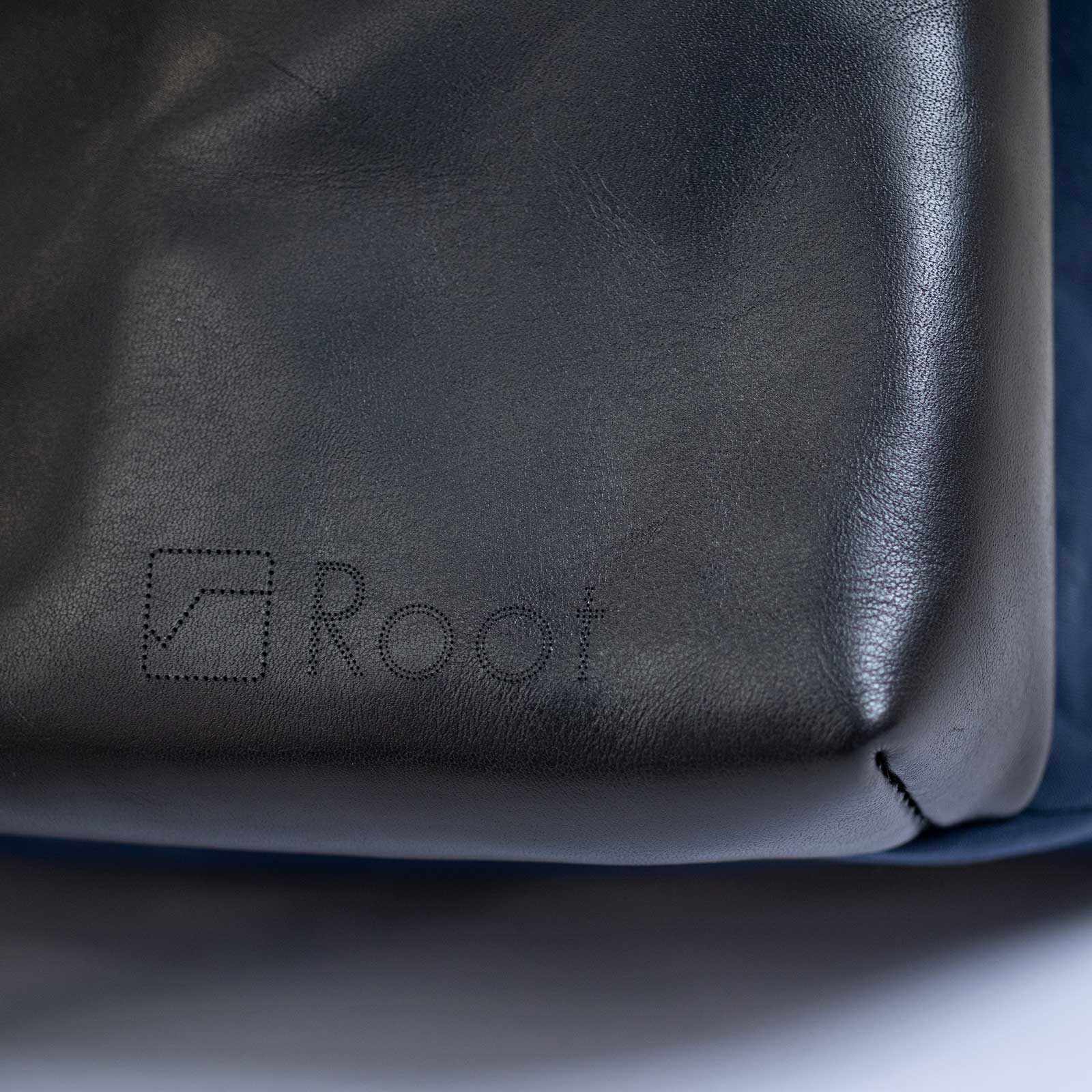 ライトパック 「KONBU®️(コンブ)」ナイロンリュック・デイパック Root<UNISEX>Rucksack - Root (ルート)バッグ・鞄通販サイト - ずっと好きなもの、飾らないデザイン -