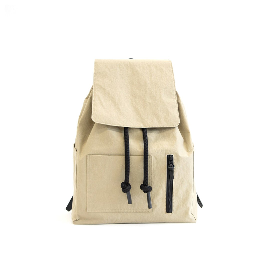 フラップリュック「KONBU®️(コンブ)」|KONBUバッグ(コンブバッグ) - Root (ルート)バッグ・鞄通販サイト - ずっと好きなもの、飾らないデザイン -