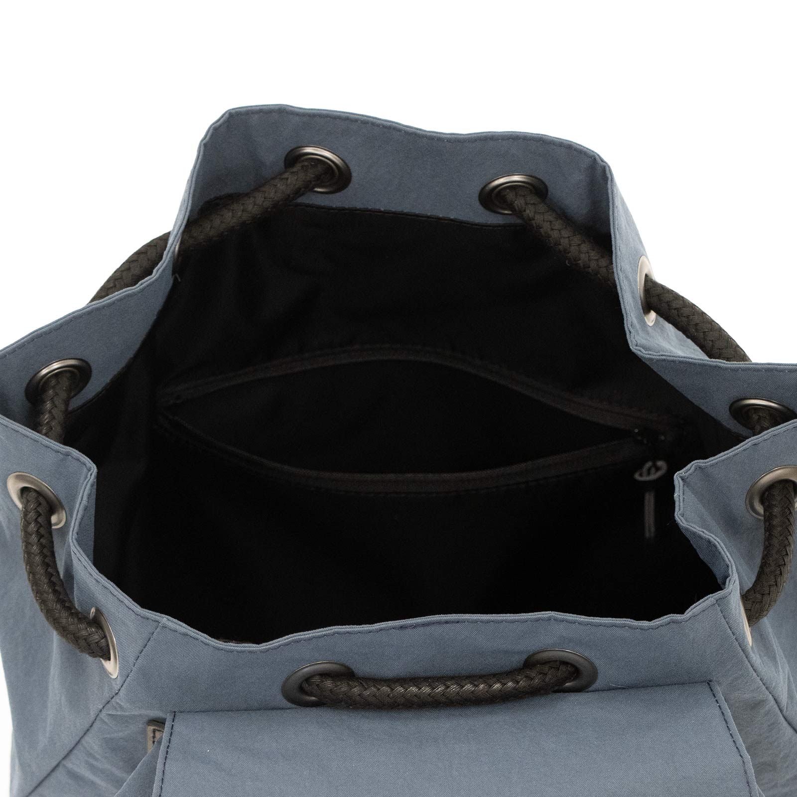 フラップリュック「KONBU®️(コンブ)」|KONBUバッグ(コンブバッグ) - Root (ルート)バッグ・鞄通販サイト-ずっと好きなもの、飾らないデザイン -