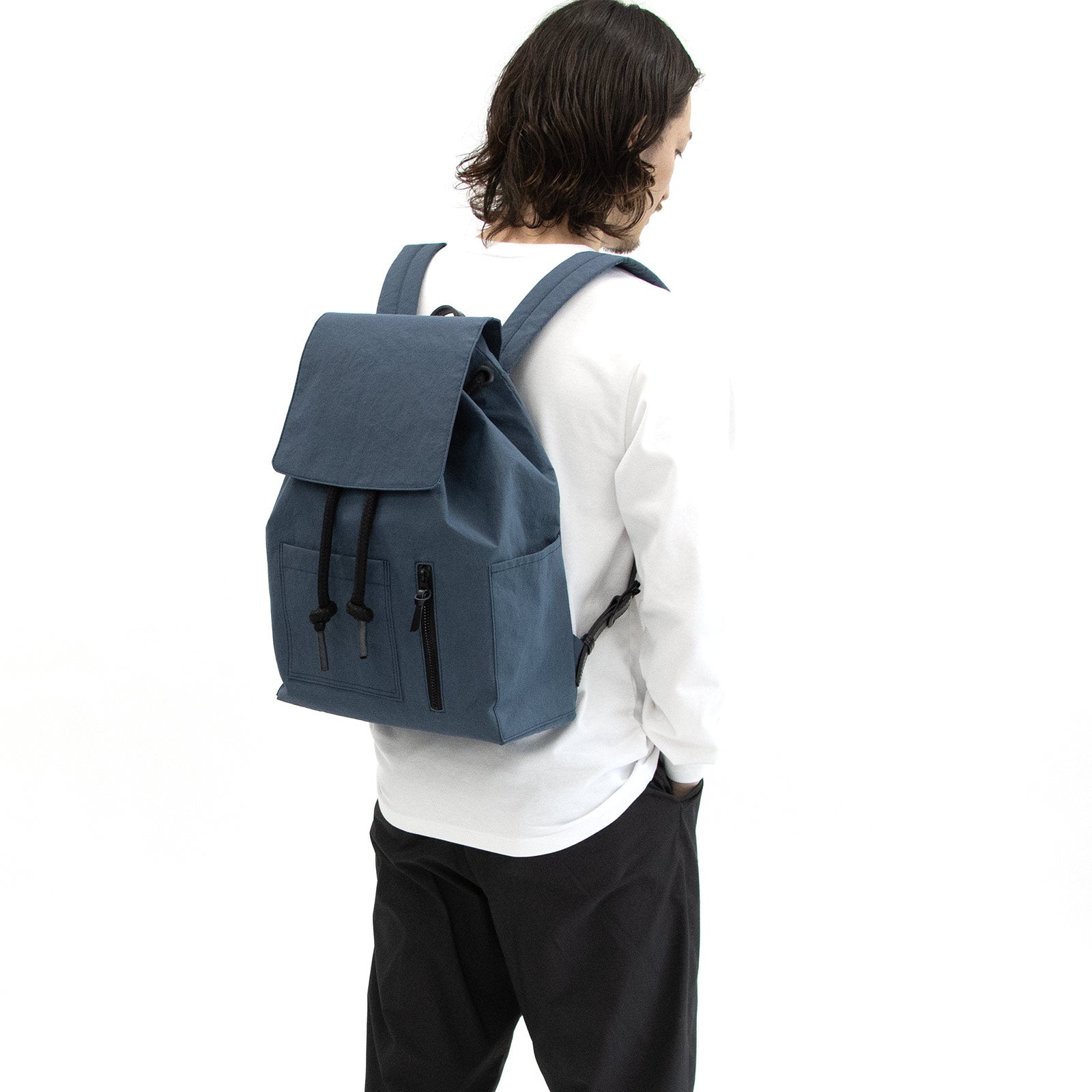 フラップリュック「KONBU®️(コンブ)」|KONBUバッグ(コンブバッグ) - Root (ルート)バッグ・鞄通販サイト-ずっと好きなもの、飾らないデザイン -