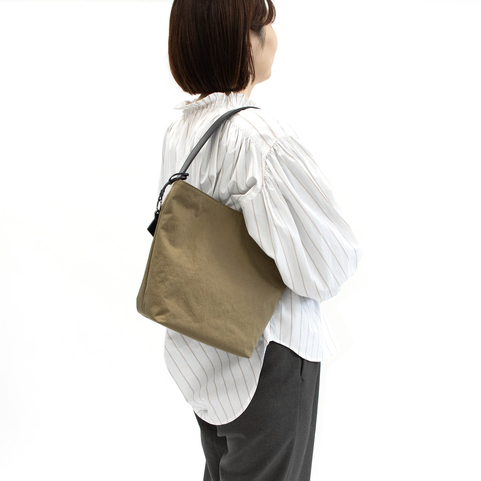 Mellow Shouldertote S「KONBU®️(コンブ)ツイル」|KONBU®️バッグ(コンブバッグ) - Root (ルート)バッグ・鞄通販サイト - ずっと好きなもの、飾らないデザイン -
