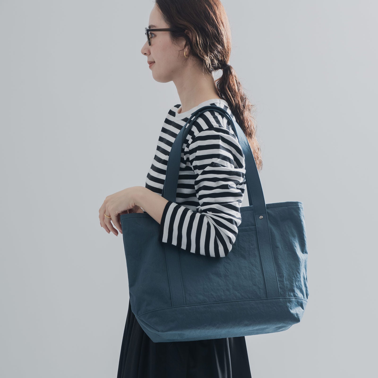 セイライトトートM「KONBU®️(コンブ)ツイル」|KONBU®️バッグ(コンブバッグ) - Root (ルート)バッグ・鞄通販サイト - ずっと好きなもの、飾らないデザイン -