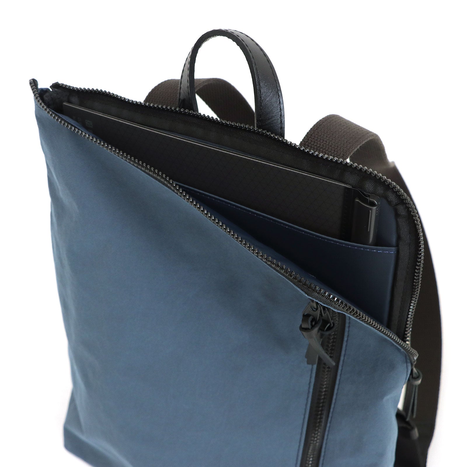 和ックパックpetit neo「KONBU®️(コンブ)」|KONBU®️バッグ(コンブバッグ) - Root (ルート)バッグ・鞄通販サイト - ずっと好きなもの、飾らないデザイン -