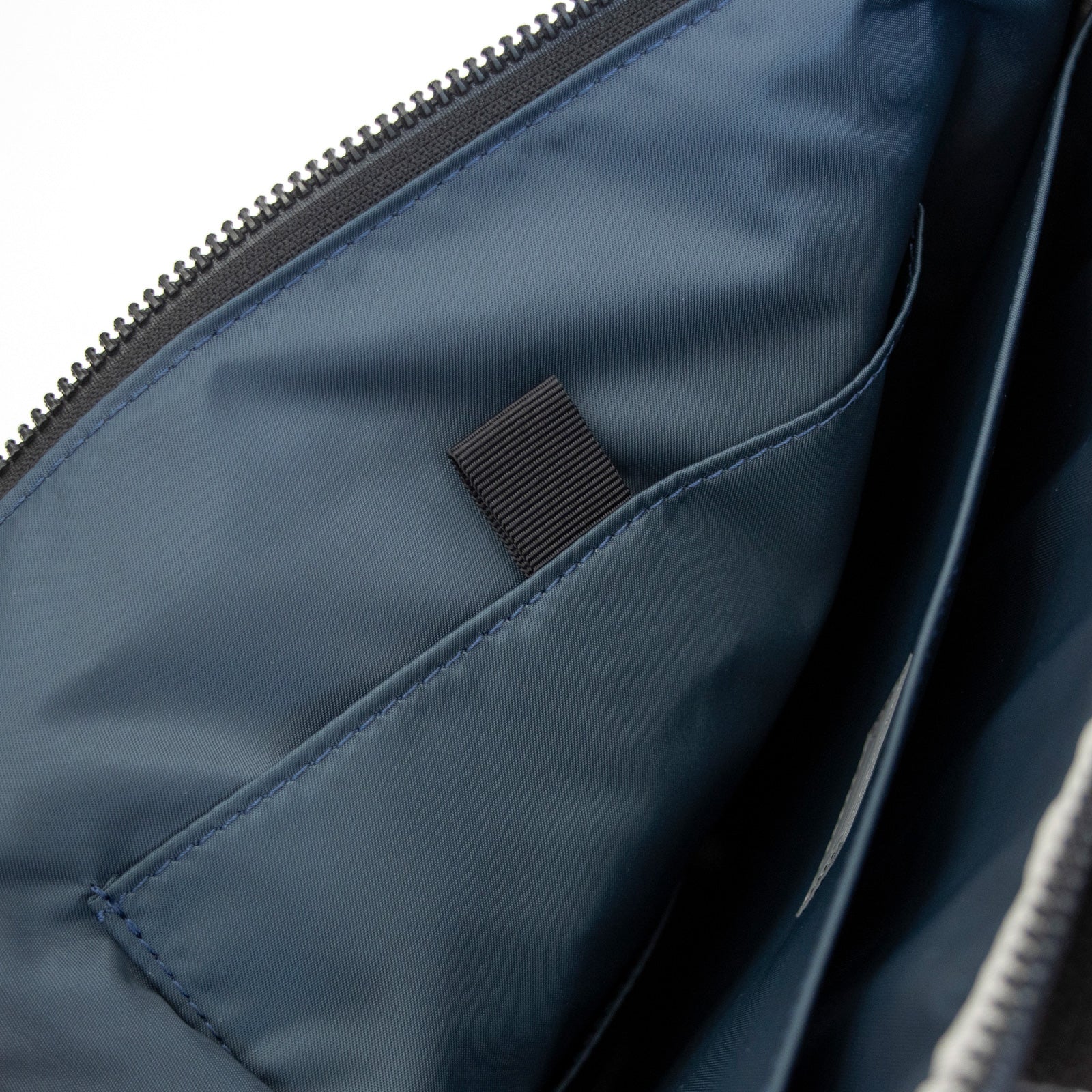 和ックパックpetit type2「KONBU®️(コンブ)」|KONBU®️バッグ(コンブバッグ) - Root (ルート)バッグ・鞄通販サイト - ずっと好きなもの、飾らないデザイン -