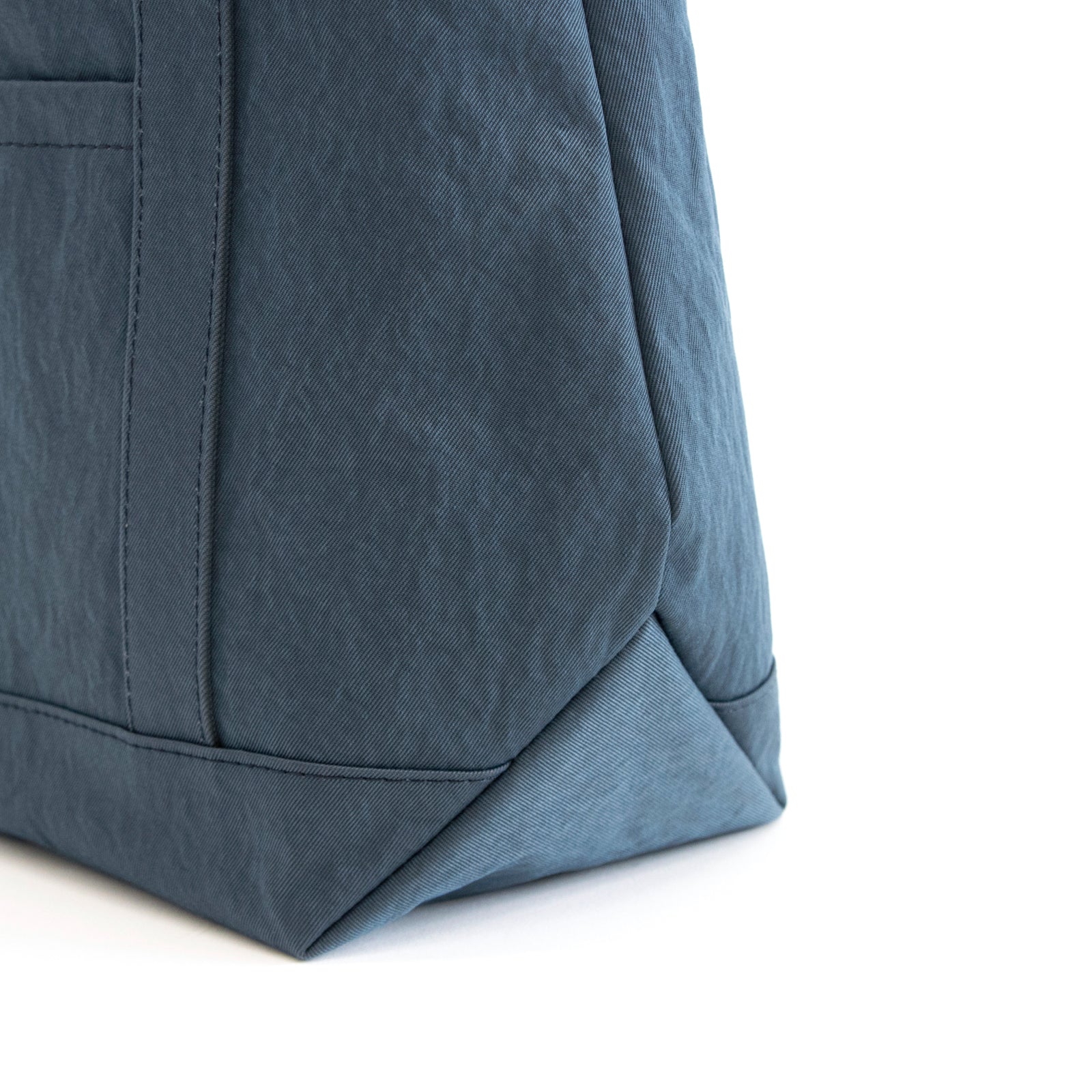 セイライトトートS「KONBU®️(コンブ)ツイル」|KONBU®️バッグ(コンブバッグ) - Root (ルート)バッグ・鞄通販サイト - ずっと好きなもの、飾らないデザイン -