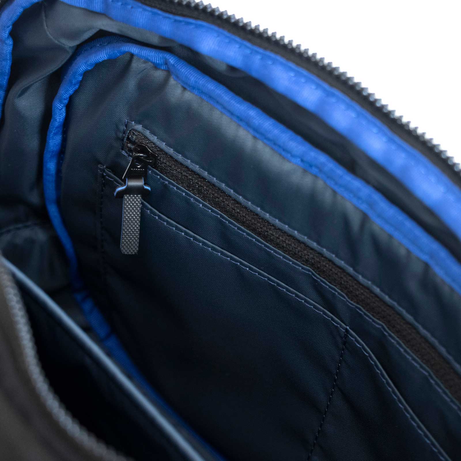 urban cross body(BWB ショルダーバッグ) - Root (ルート)バッグ・鞄通販サイト - ずっと好きなもの、飾らないデザイン -