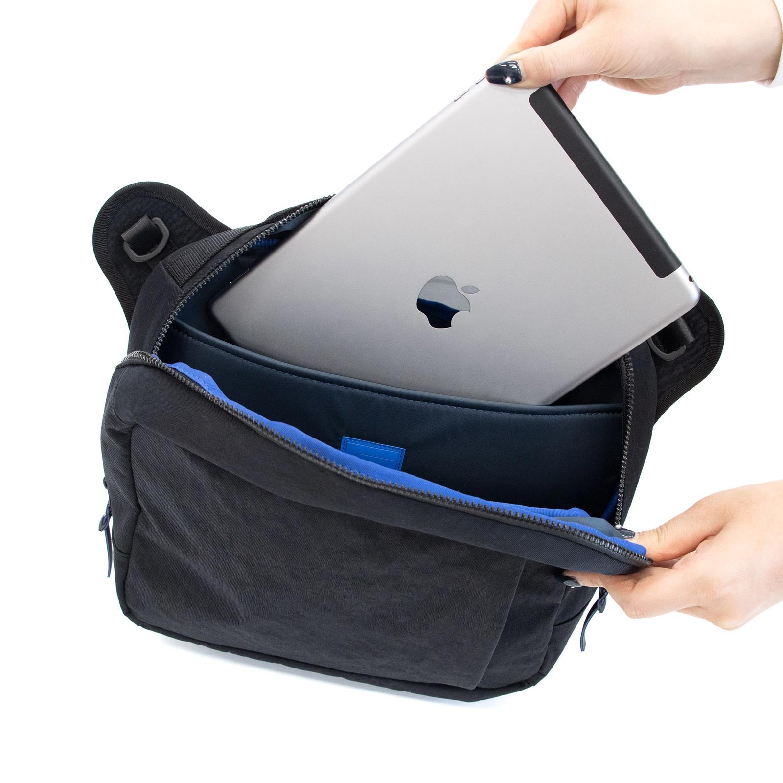 urban cross body(BWB ショルダーバッグ)「KONBU®️(コンブ)ツイル」 - Root (ルート)バッグ・鞄通販サイト - ずっと好きなもの、飾らないデザイン -