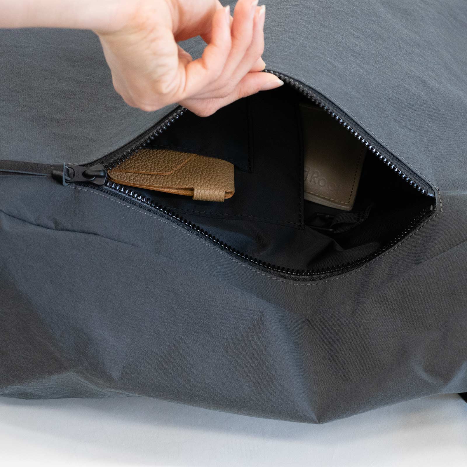 BOXトートKONBU®️(コンブ)ナイロンショルダーバッグ Root<UNISEX>Shoulderbag - Root - ずっと好きなもの、飾らないデザイン -