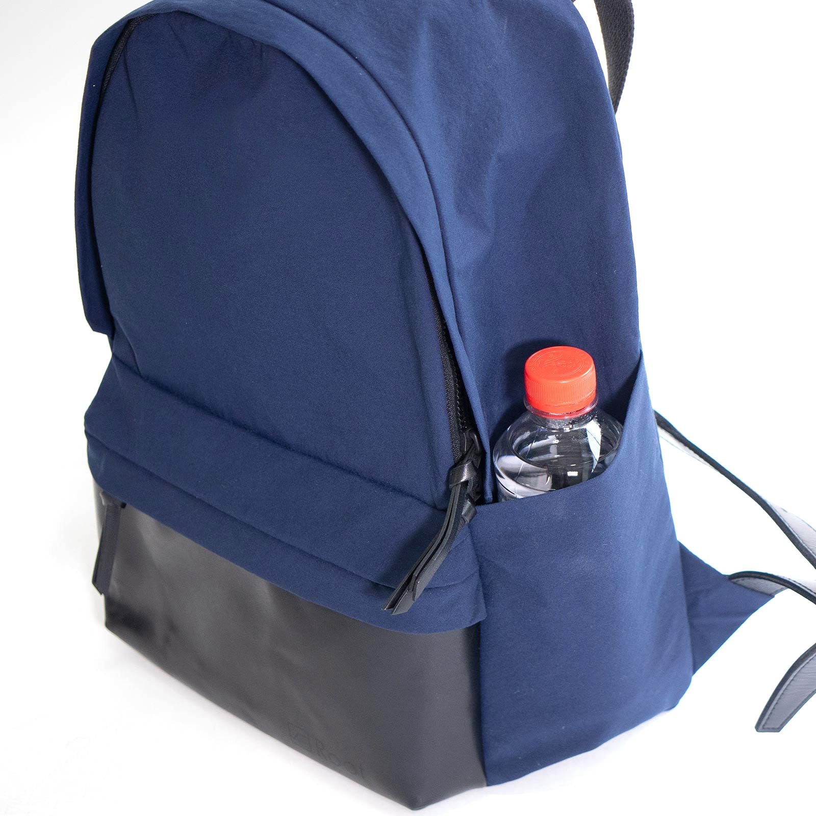 ライトパック 「KONBU®️(コンブ)」ナイロンリュック・デイパック Root<UNISEX>Rucksack - Root - ずっと好きなもの、飾らないデザイン -