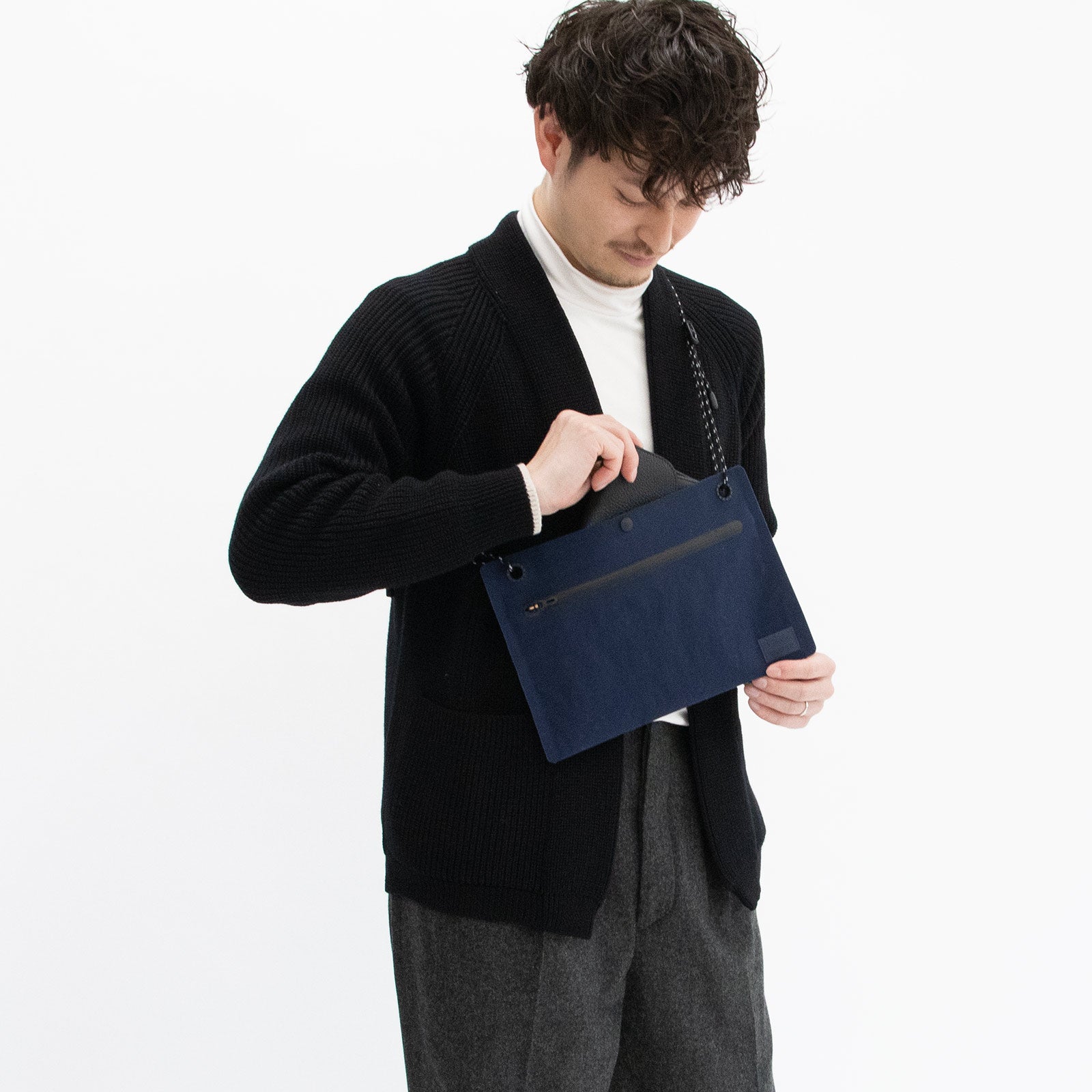 マイル 「KONBU®️(コンブ)」ナイロンサコッシュ Root<UNISEX>Sacoche - Root - ずっと好きなもの、飾らないデザイン -