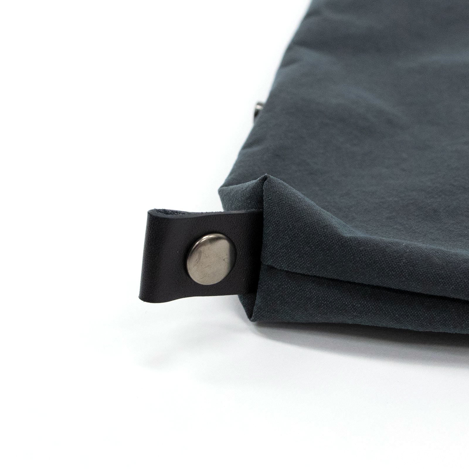 mileインバッグ 「KONBU®️(コンブ)」ナイロンポーチ Root<UNISEX>Pouch - Root - ずっと好きなもの、飾らないデザイン -