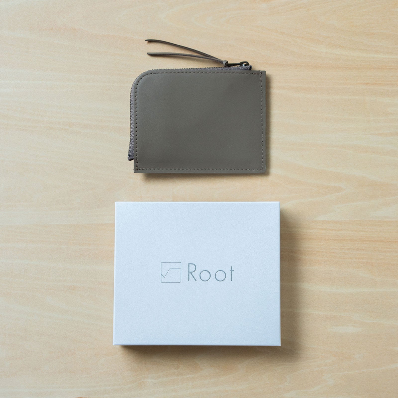 Root ＜UNISEX＞minimal wallet(本革ミニマルウォレット) 