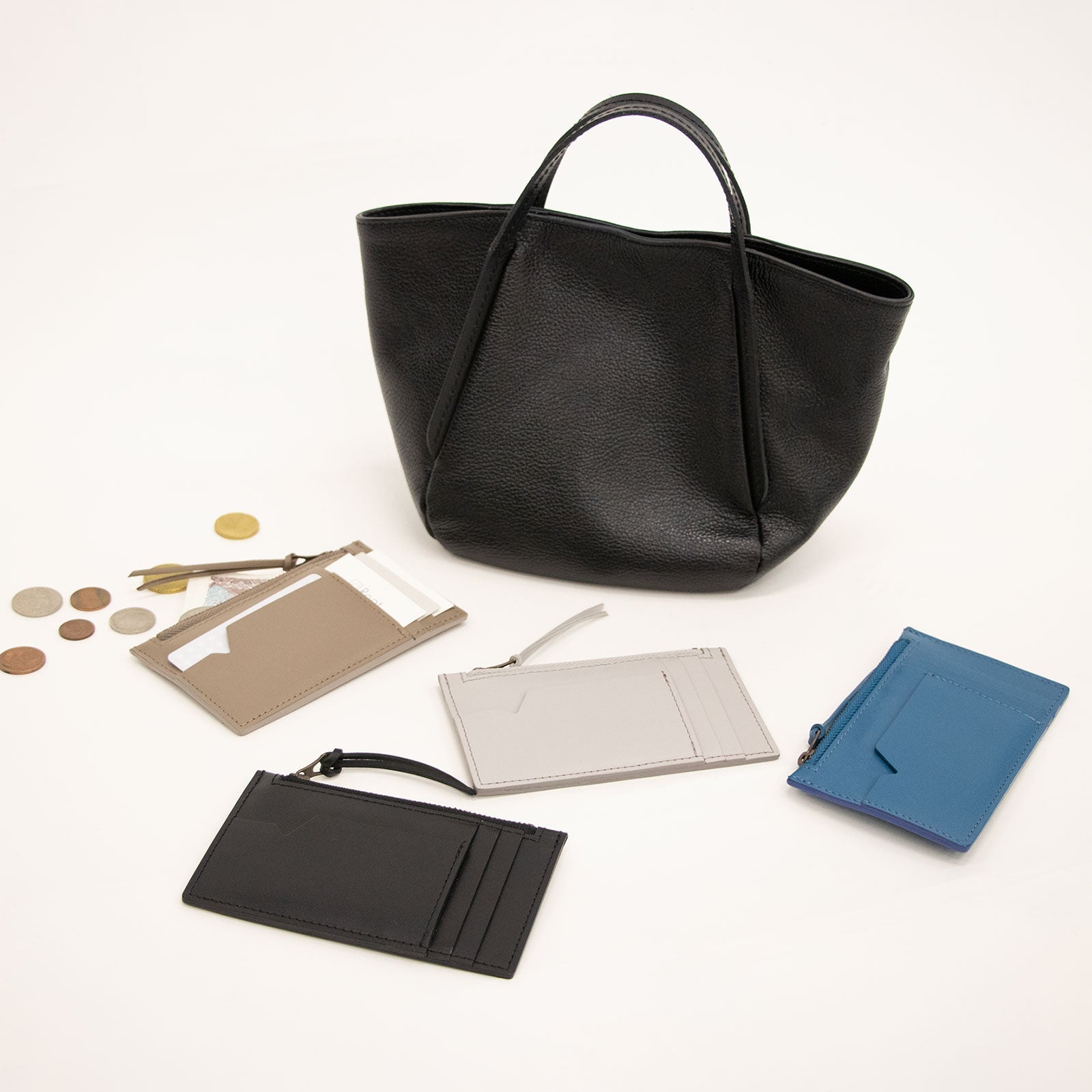 本革・レザーフラグメントケース(レザーカードケース)Root<UNISEX>Fragment case - Root - ずっと好きなもの、飾らないデザイン -