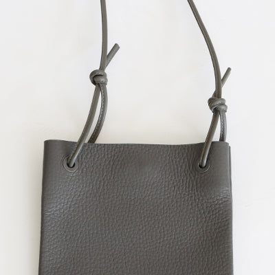 Root mileレザーポーチ - Root (ルート)バッグ・鞄通販サイト - ずっと好きなもの、飾らないデザイン - 