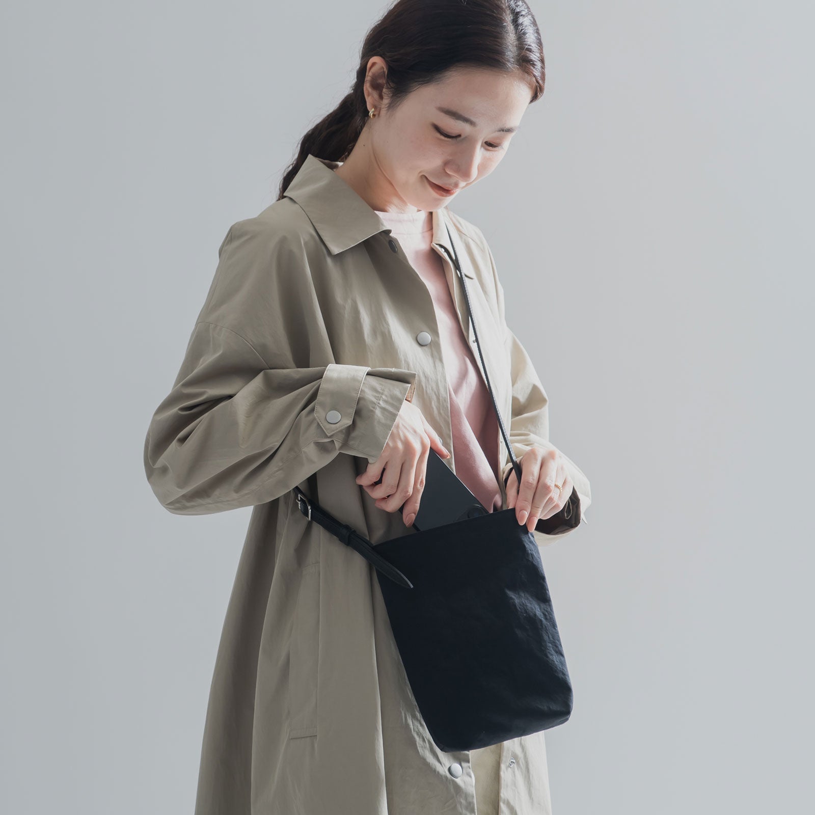 Mellow Phoneshoulder「KONBU®️（コンブ）ツイル」｜KONBU®️バッグ（コンブバッグ） - Root (ルート)バッグ・鞄通販サイト-ずっと好きなもの、飾らないデザイン -