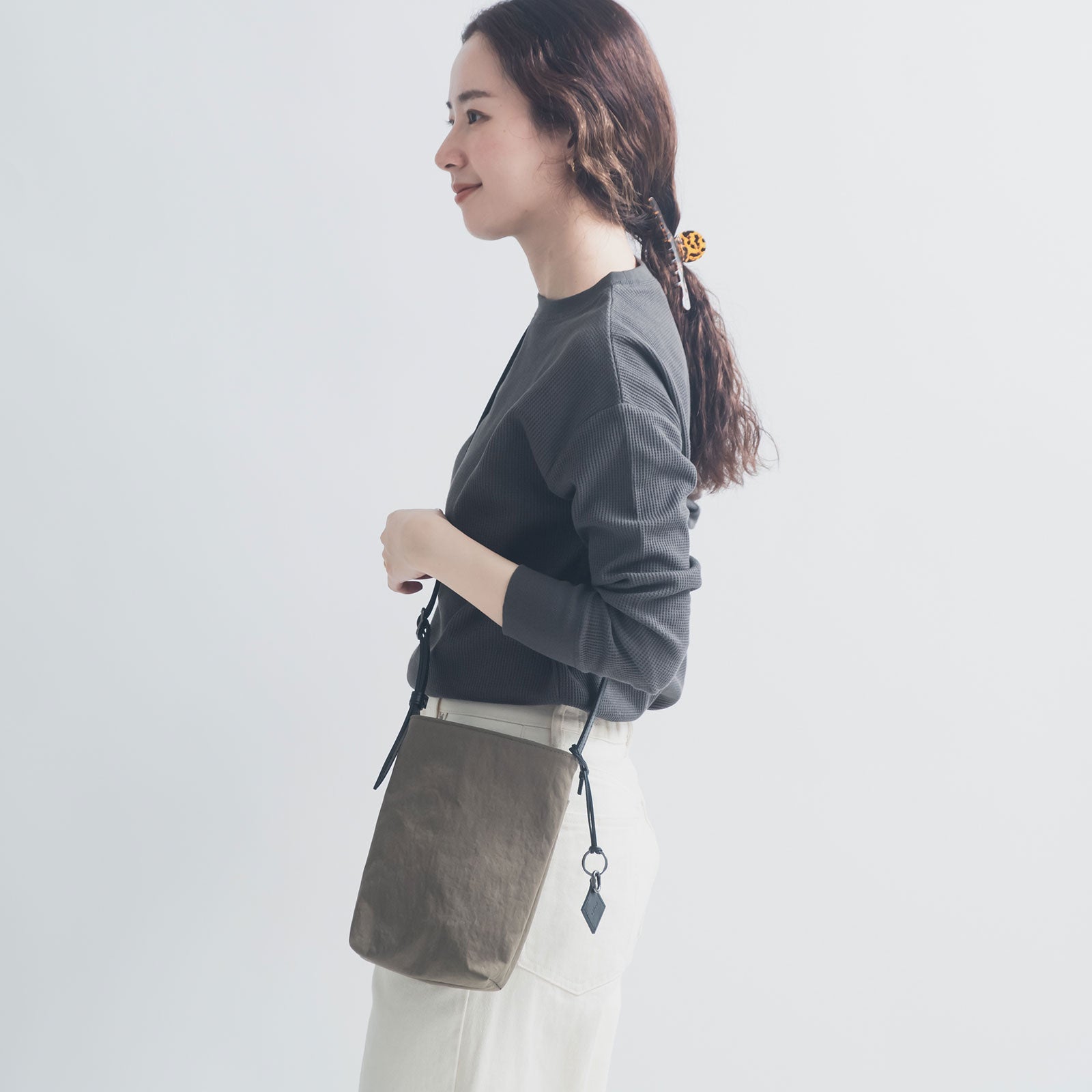 Mellow Phoneshoulder「KONBU®️（コンブ）ツイル」｜KONBU®️バッグ（コンブバッグ） - Root (ルート)バッグ・鞄通販サイト-ずっと好きなもの、飾らないデザイン -