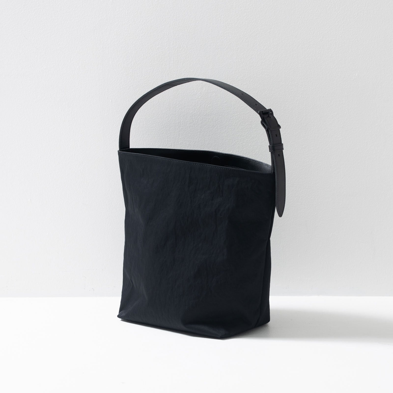 Mellow Shouldertote M「KONBU®️（コンブ）ツイル」｜KONBU®️バッグ（コンブバッグ） - Root (ルート)バッグ・鞄通販サイト - ずっと好きなもの、飾らないデザイン - 
