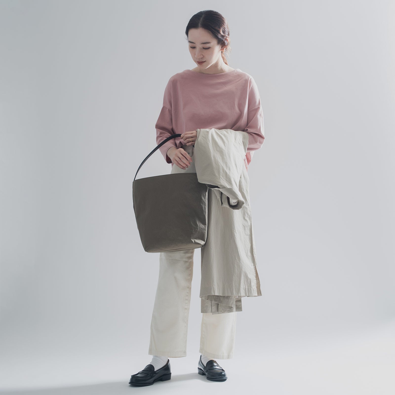Mellow Shouldertote M「KONBU®️（コンブ）ツイル」｜KONBU®️バッグ（コンブバッグ） - Root (ルート)バッグ・鞄通販サイト - ずっと好きなもの、飾らないデザイン - 