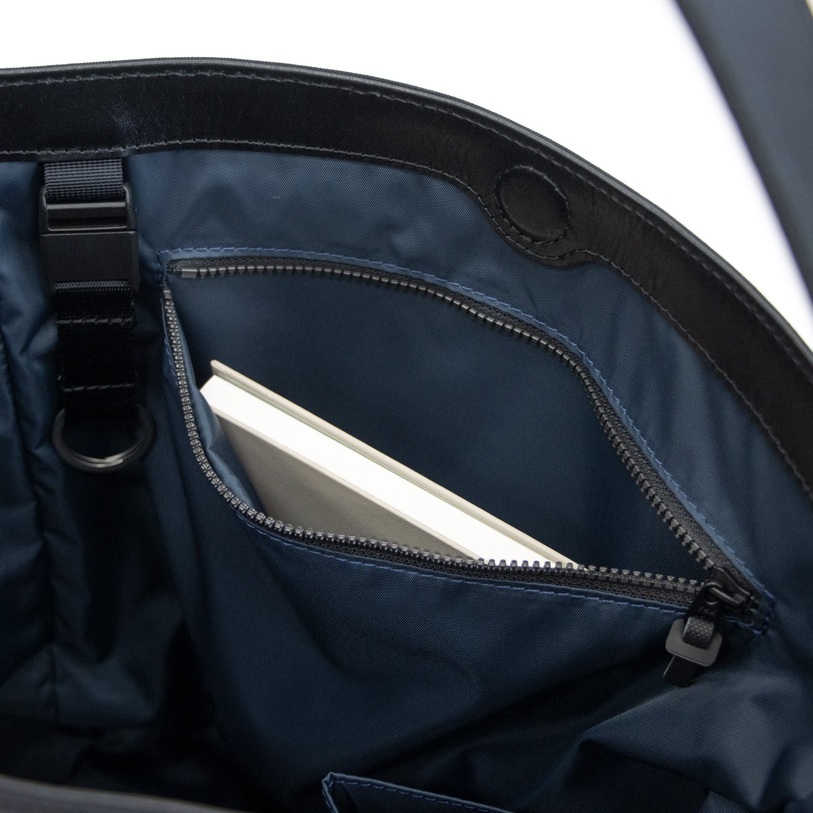 Mellow Shouldertote M「KONBU®️（コンブ）ツイル」｜KONBU®️バッグ（コンブバッグ） - Root (ルート)バッグ・鞄通販サイト - ずっと好きなもの、飾らないデザイン - 