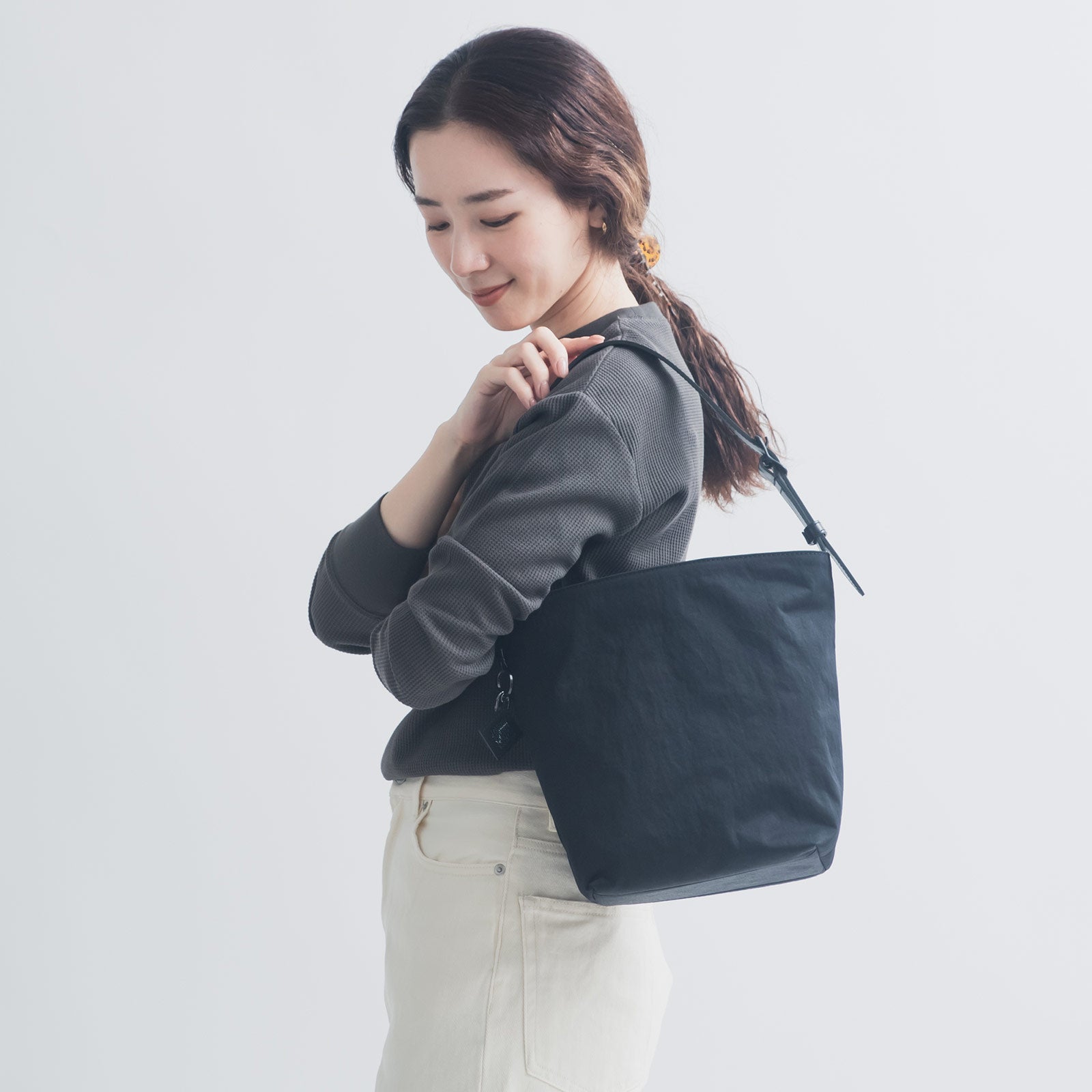 Mellow Shouldertote S「KONBU®️（コンブ）ツイル」｜KONBU®️バッグ（コンブバッグ） - Root (ルート)バッグ・鞄通販サイト - ずっと好きなもの、飾らないデザイン - 