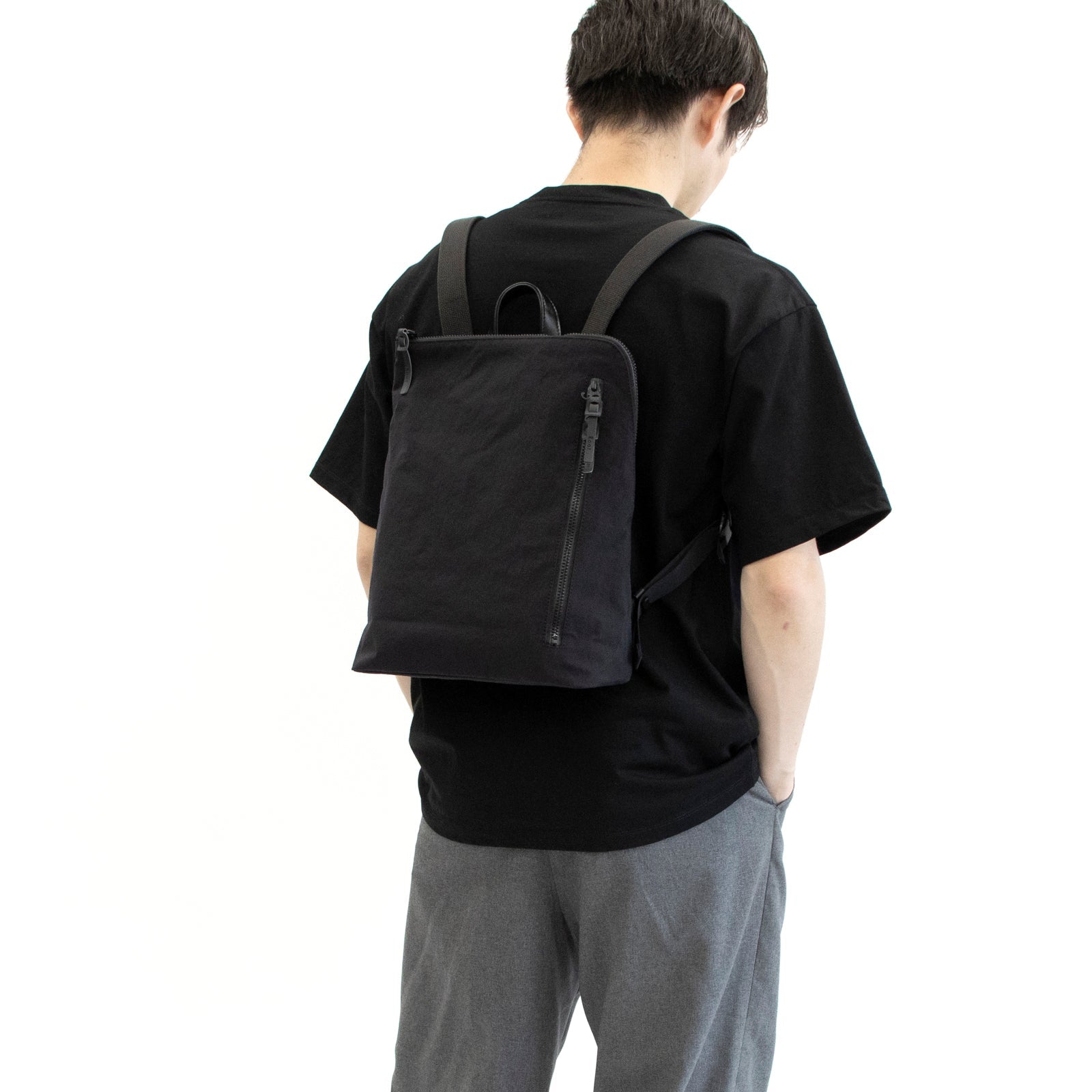 和ックパックpetit type2「KONBU®️（コンブ）」 ブラック 着用画像 男性