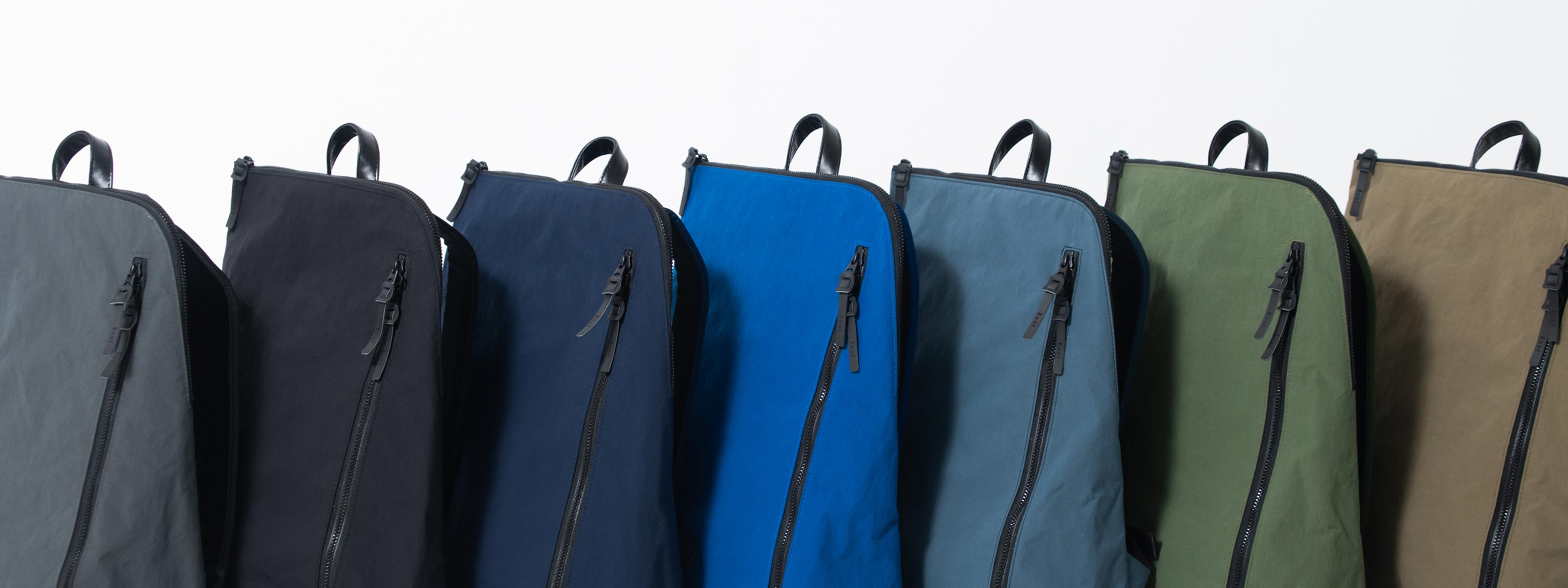 【ヴィンテージ】ROOTS カナダ製　極上バーガンディレザー　高級ブリーフケース Luggage_TravelKit_Shot_1_cf102